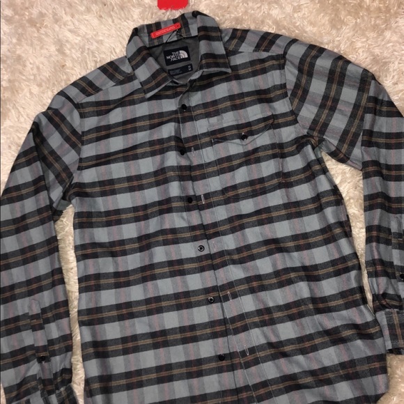 North Face men’s plaid - Picture 2 of 4